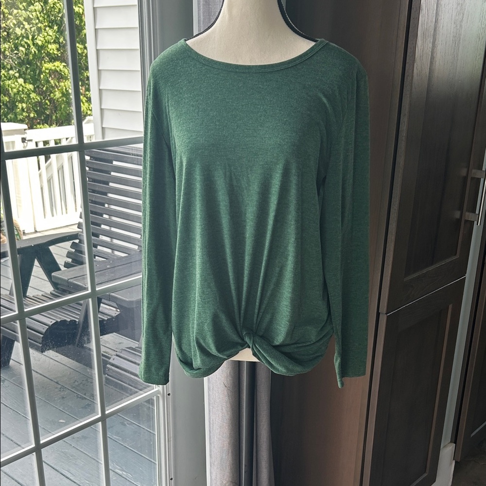 Chic Forest Green Long Sleeve Top
